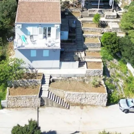 House Апартаменты *