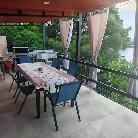 House Apartament *