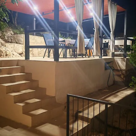 Apartament House Sobra