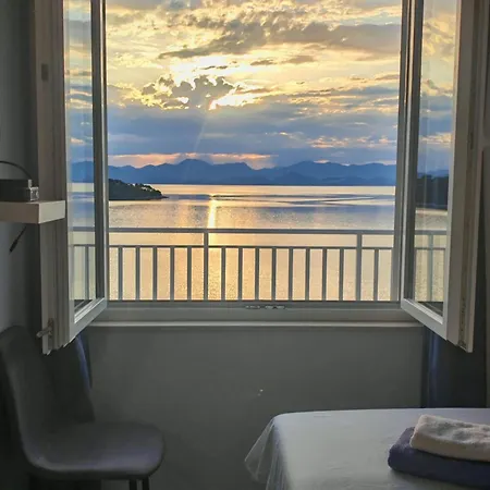 Apartament House Sobra
